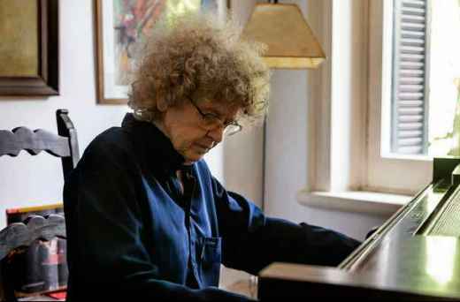 Renée Pietrafesa Bonnet al piano (fotografía de Marcos Cataldo)